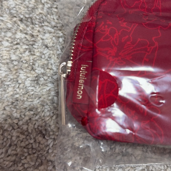 NWT Lululemon Special Edition 2025 Lunar New Year Red Everywhere Belt Bag 1L - Picture 9 of 10